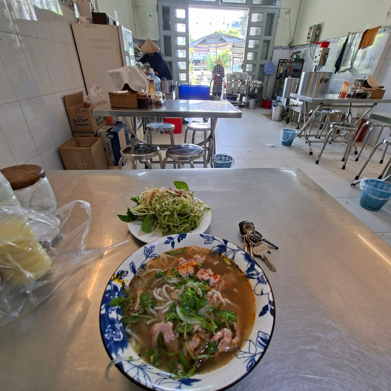 Ảnh Quán bún bò cặp hông cầu Phú Xuân số 2