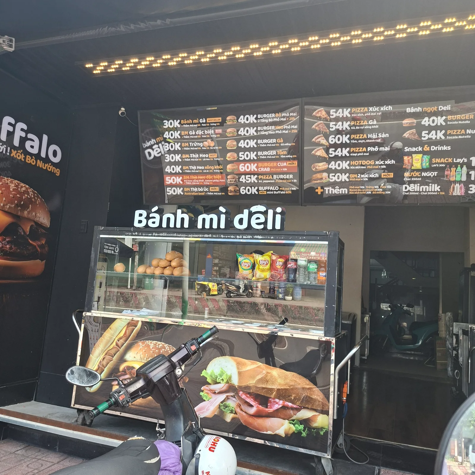 Tiệm bánh mỳ anh Tây – Deli